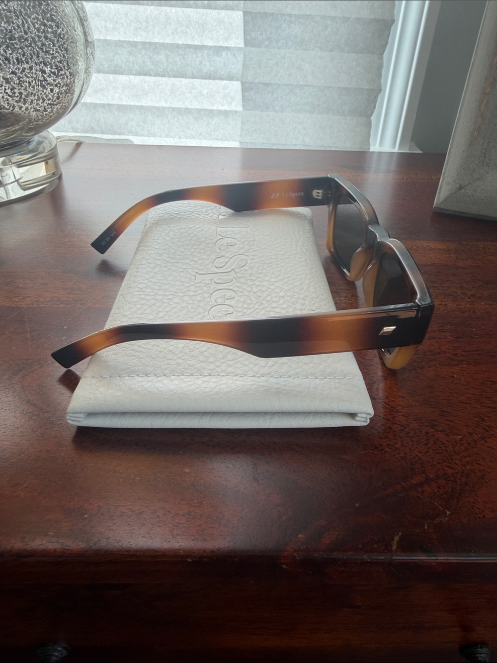Le Specs sunglasses - Picture 2 of 3